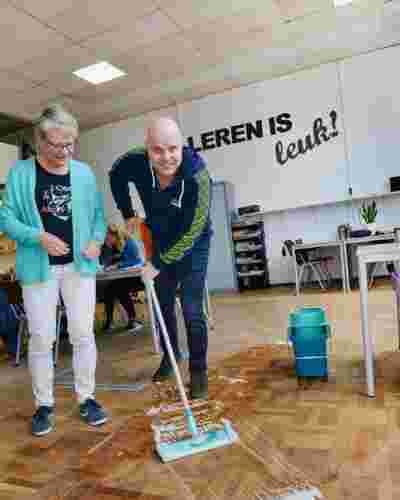 Become an assistant trainer at the academy for independence