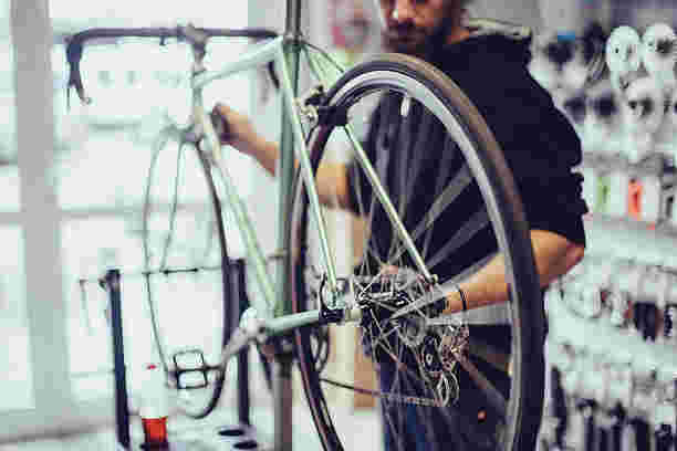 Volunteer Bicycle Workshop, Zwitsal, Foenix.