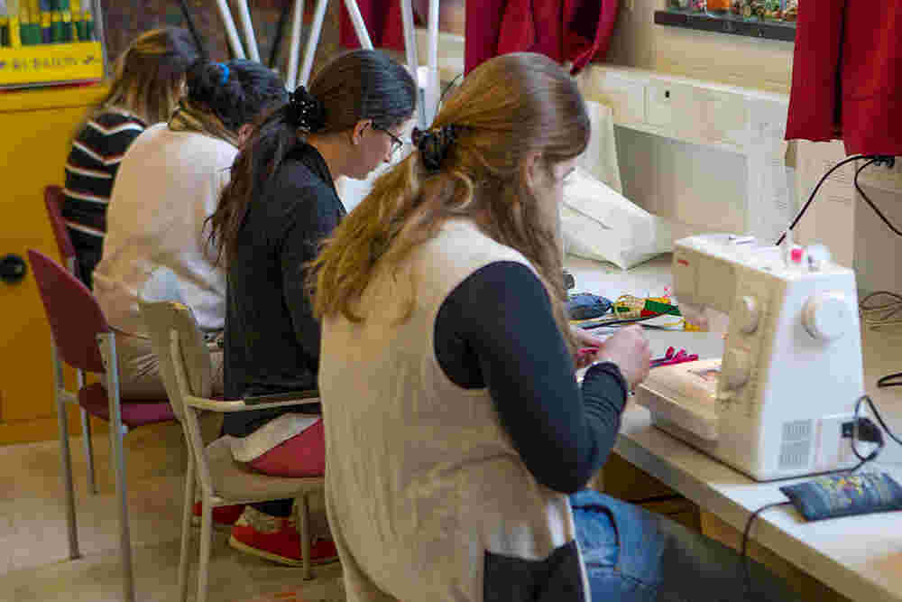 Meedraaien in een klein en sociaal naai-atelier