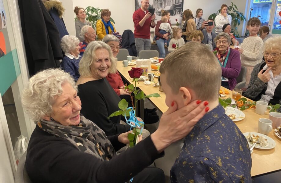 Laat weten hoe jij kan helpen!  Daj nam znać, jak możesz pomóc!