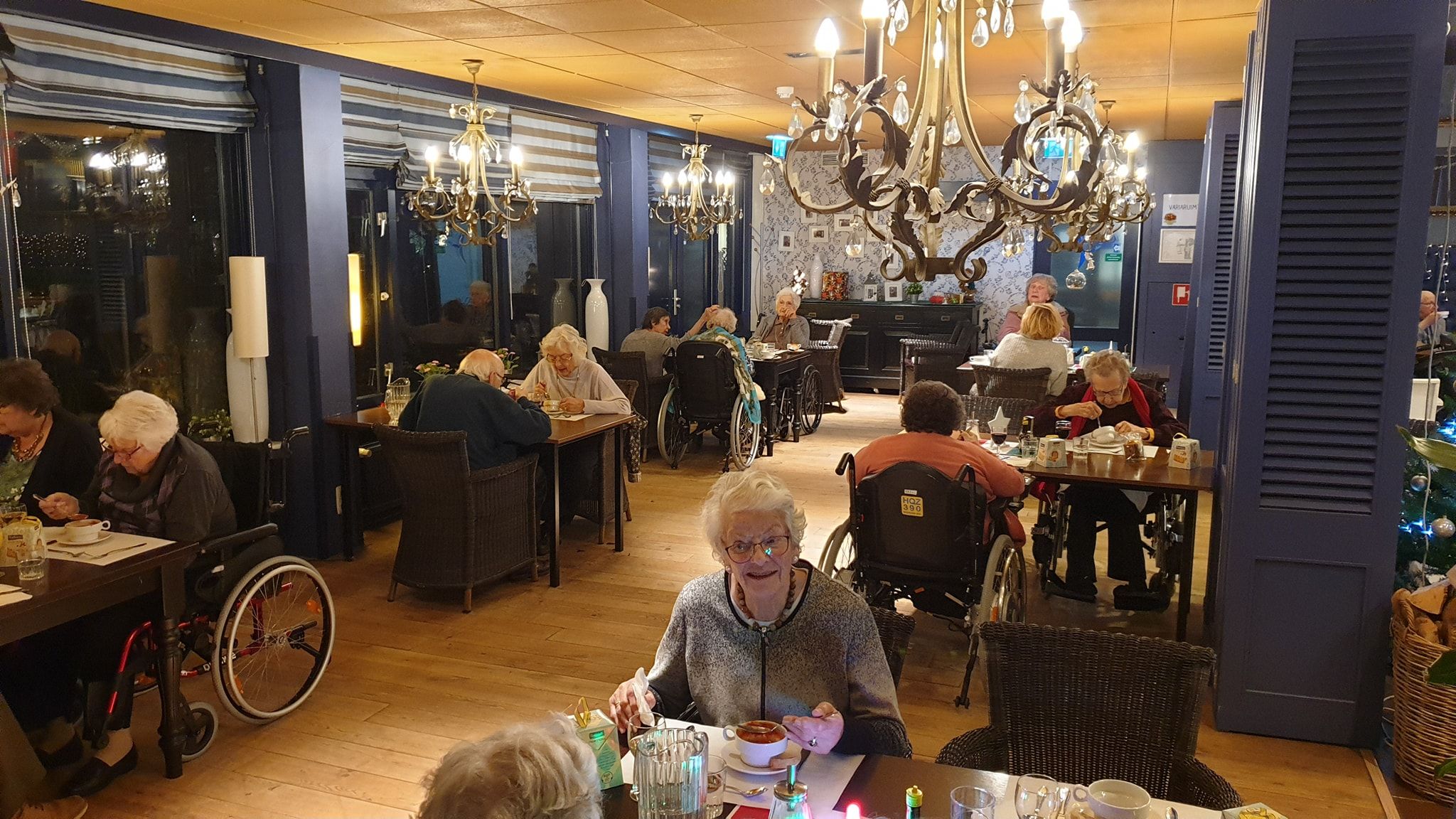 Gezellige gastheer/gastvrouw voor huiskamers van mensen met dementie