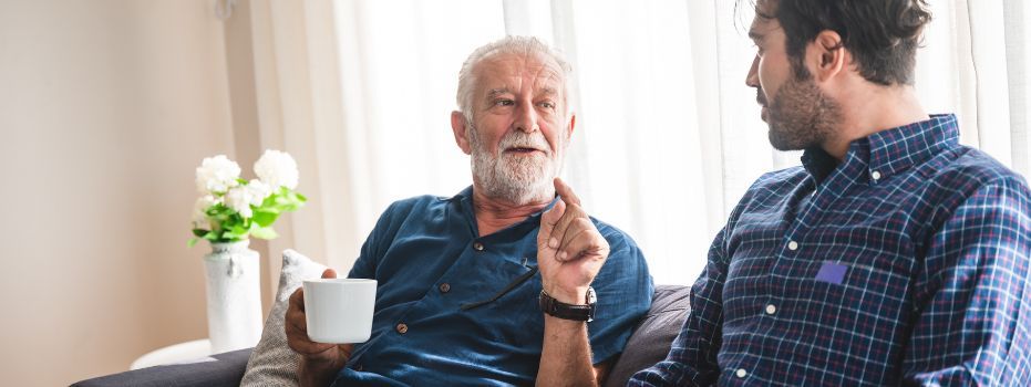 Ouderen gezelschap houden bij HWW De Eshoeve