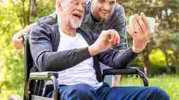 Maatje als rolstoelvrijwilliger gezocht - Samen op Pad!