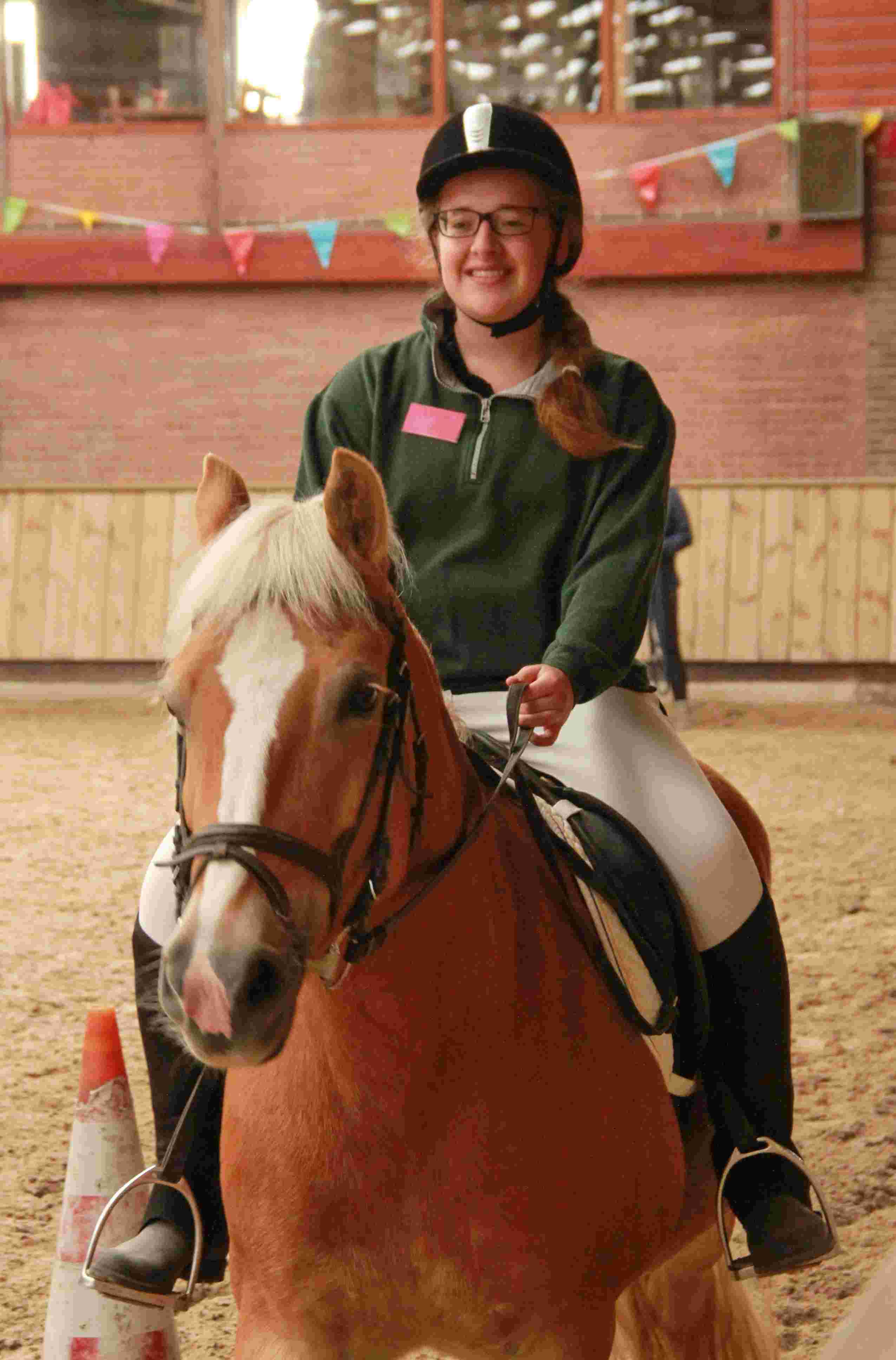 Help jij onze ruiters met paardrijden?