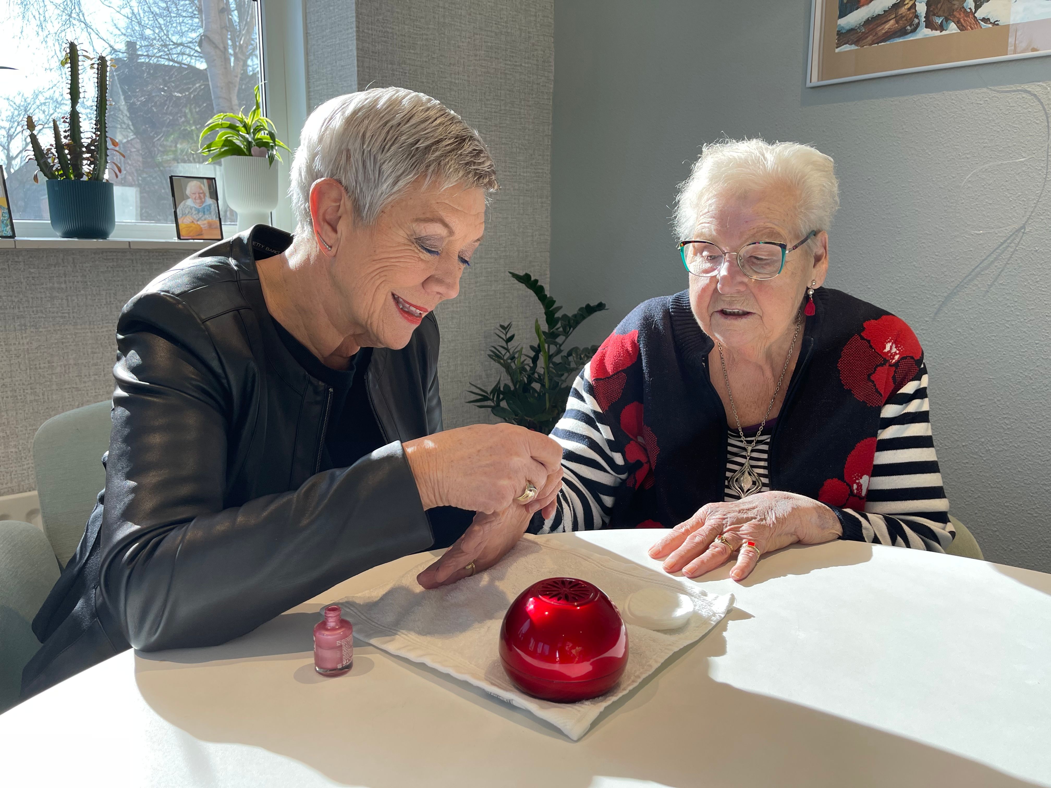 The door is open, are you coming to visit?