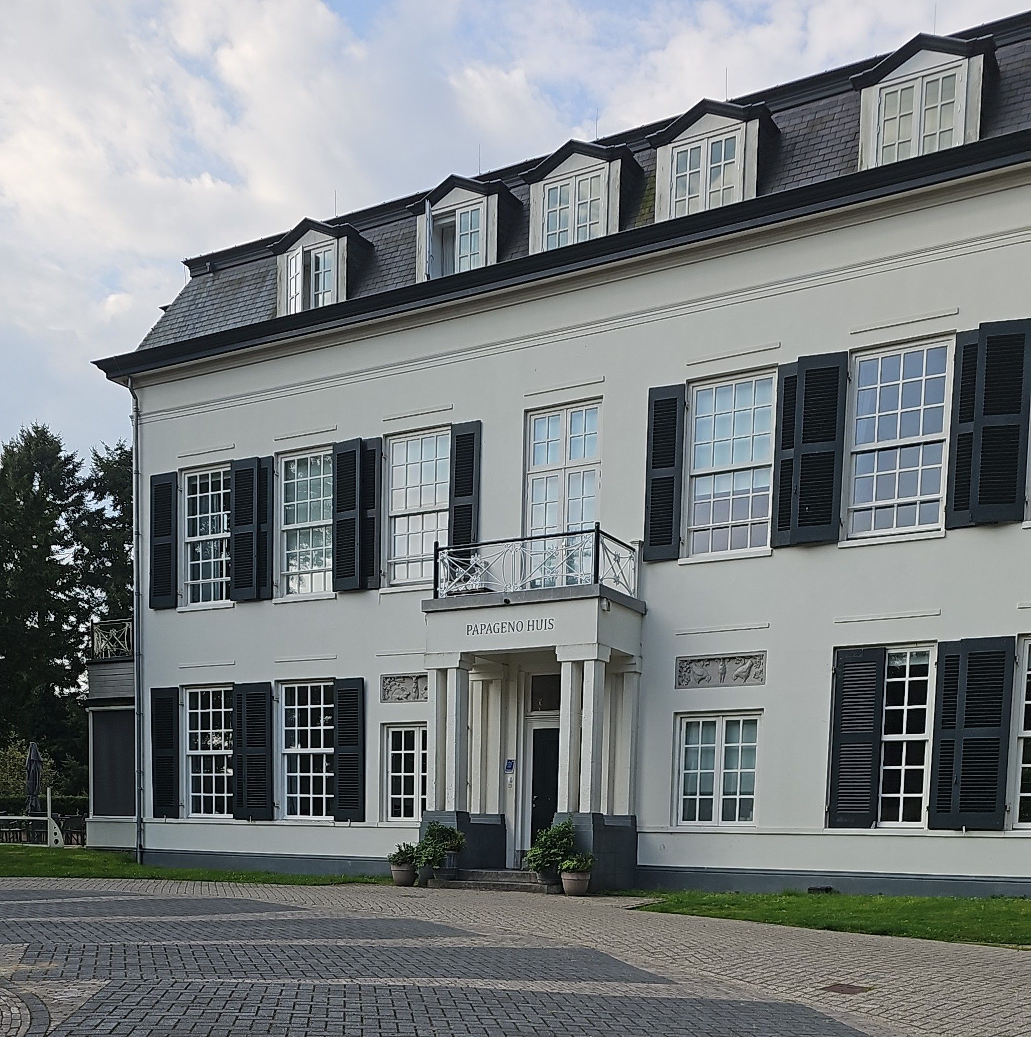 multi inzetbare dagdienst ondersteuner/gastvrouw/heer gezocht 