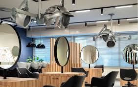 Uit en thuisservice voor bezoek aan Kapper en Pedicure in de locatie