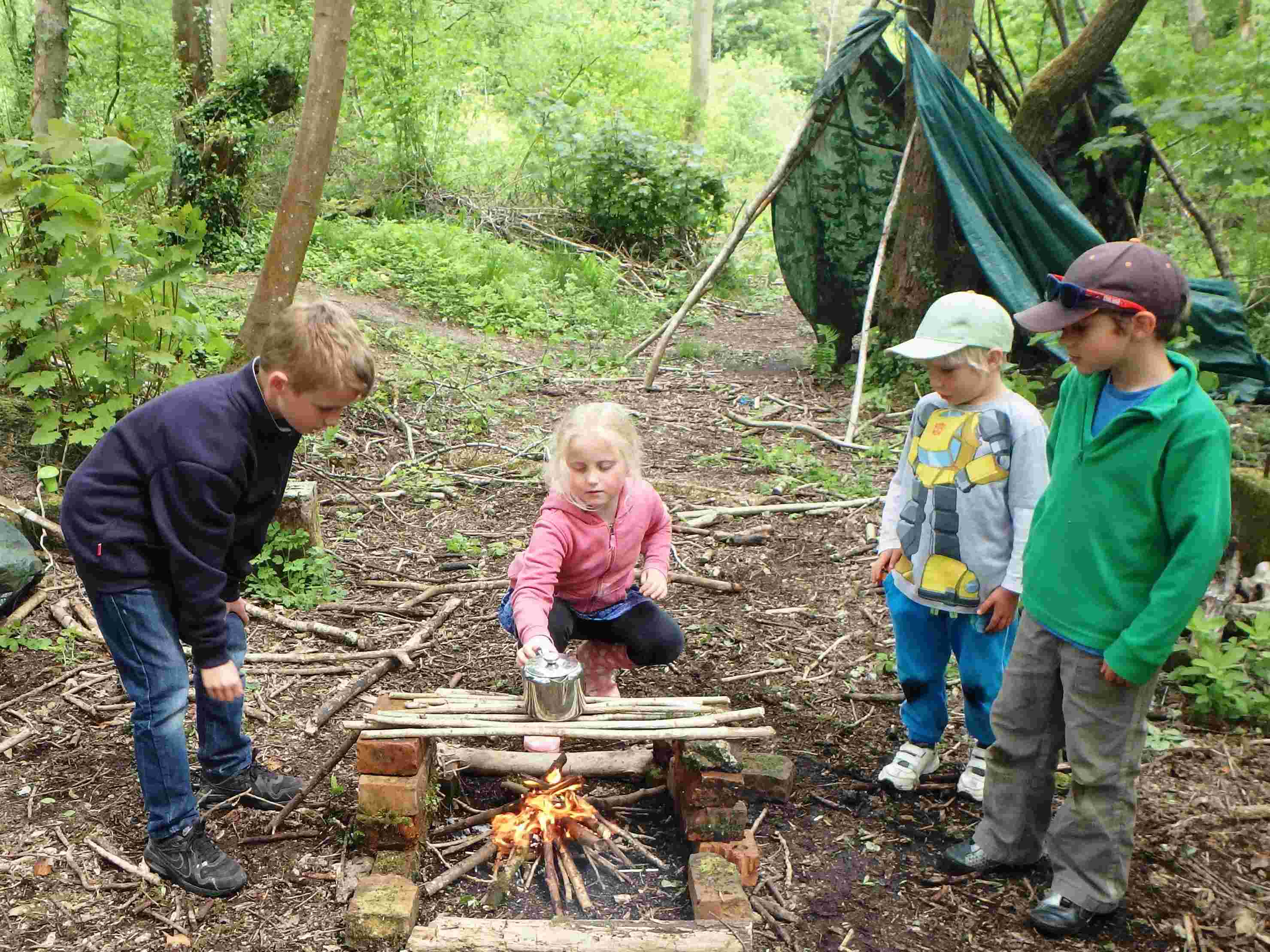 Outdoor School Holiday Club (woodland based)