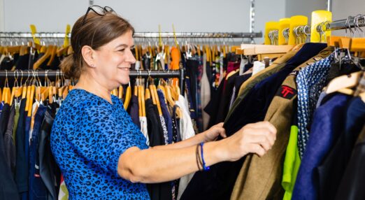 Fashion support volunteer