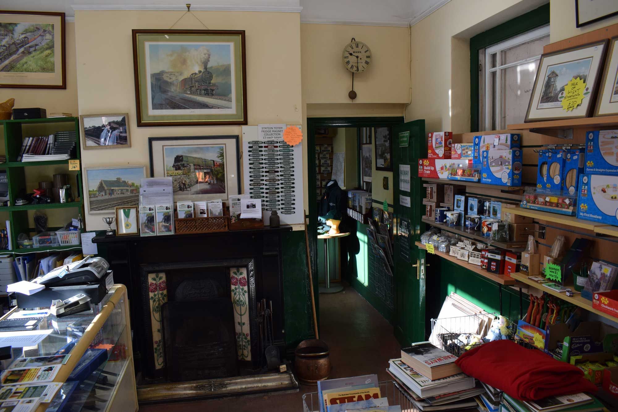 Volunteer Retail Assistant