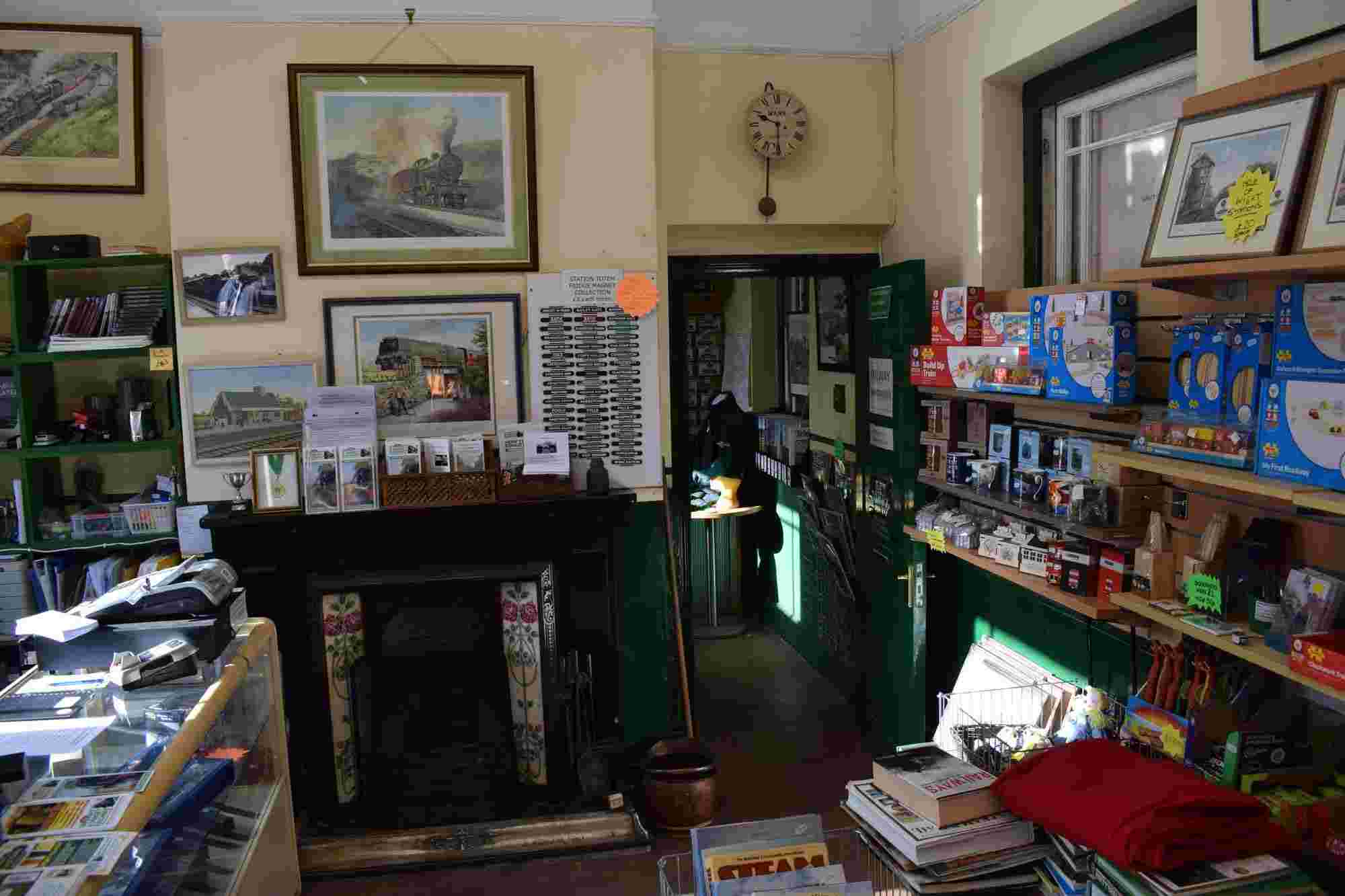 Volunteer Retail Assistant