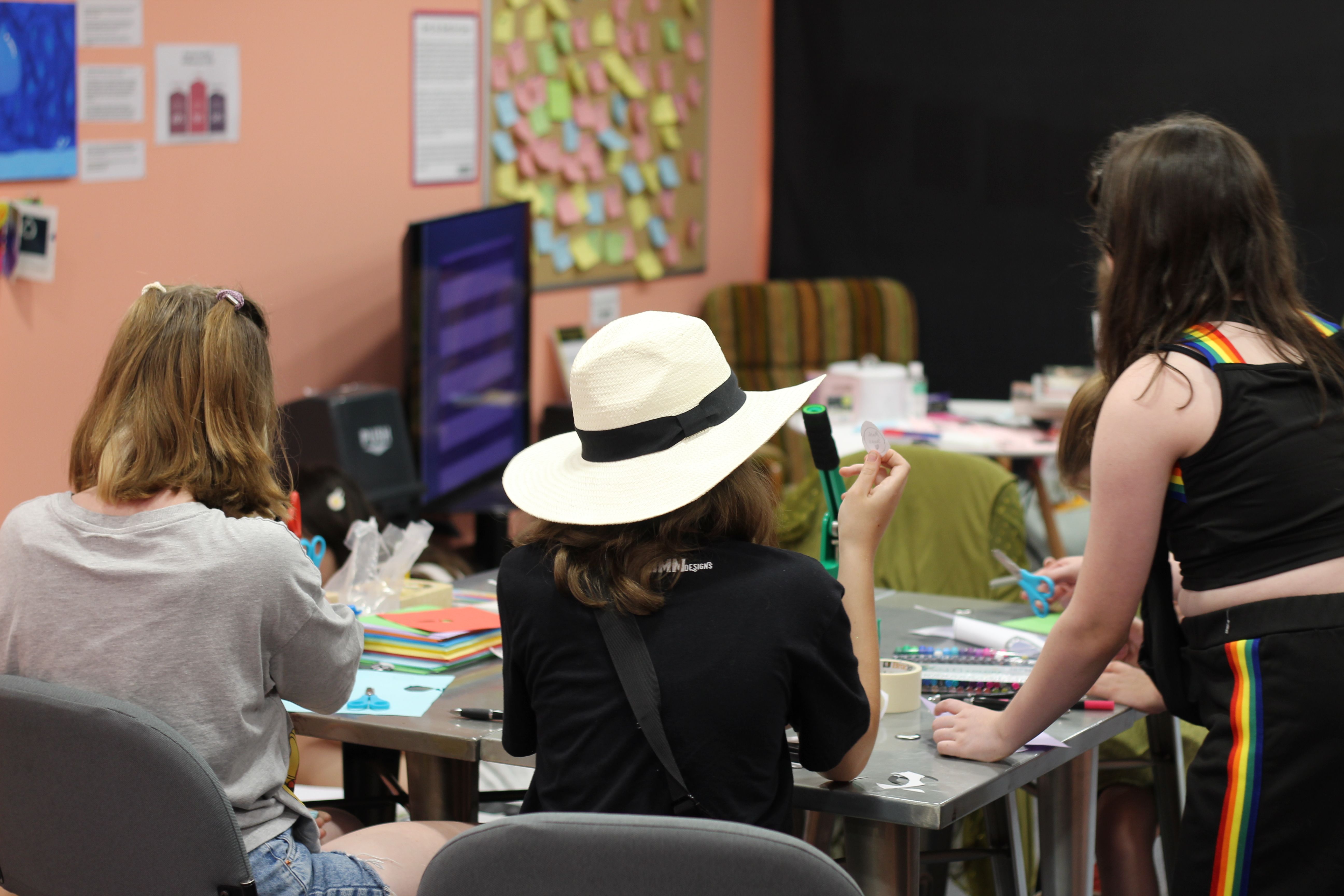 Volunteer Opportunity: Newsletter Volunteer for Hundred Heroines Gallery