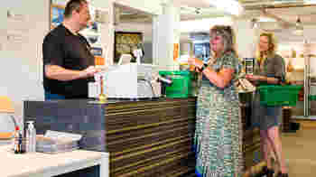 Vrijwilliger kringloop - Overvecht, Lombok, Parkwijk