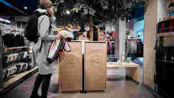 Geef gedragen kleding een tweede leven - ANWB Vrijwilligers