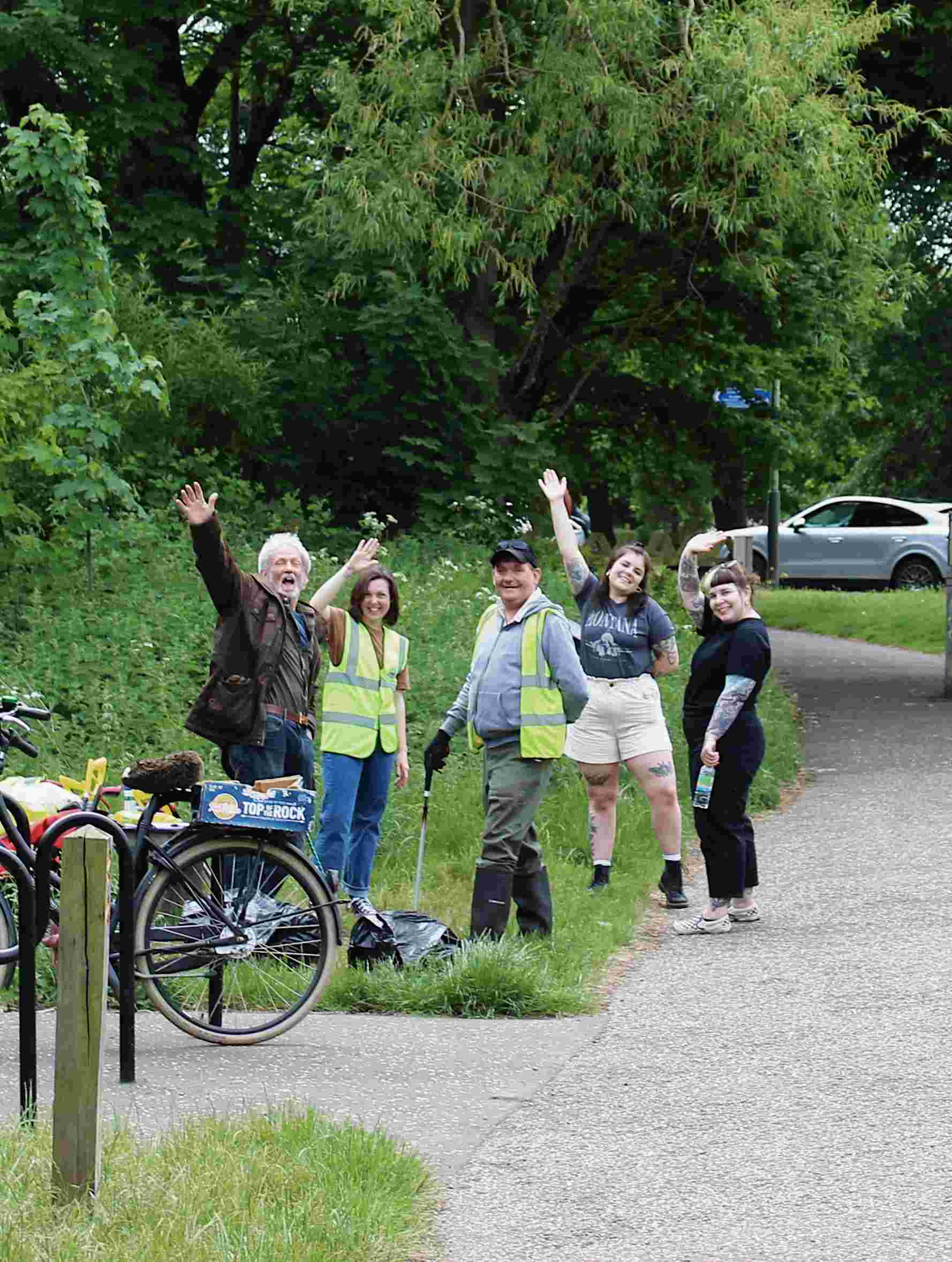 Train Wood Litter Pick