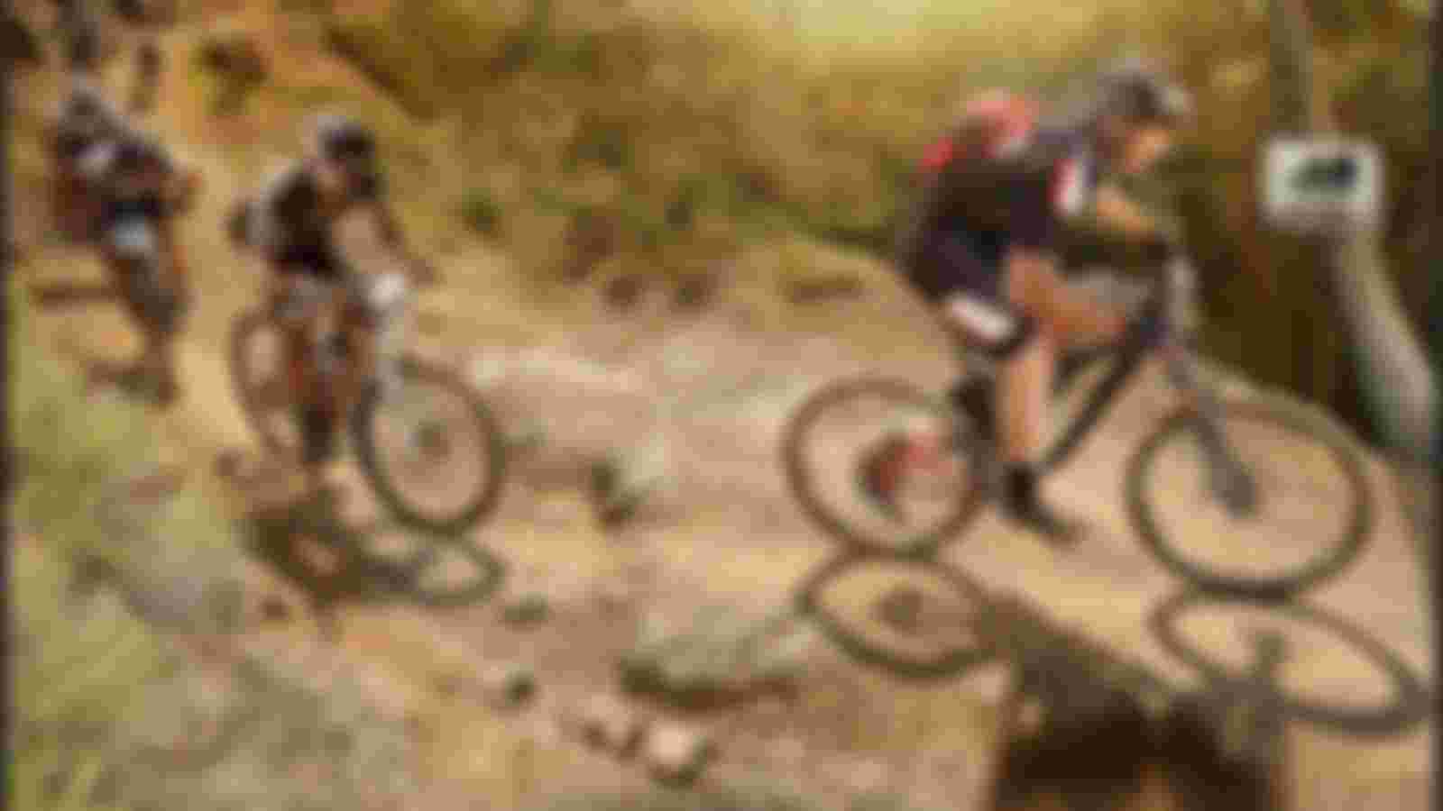 Helpen tijdens mountainbike race "DuoXtreme Aruba"