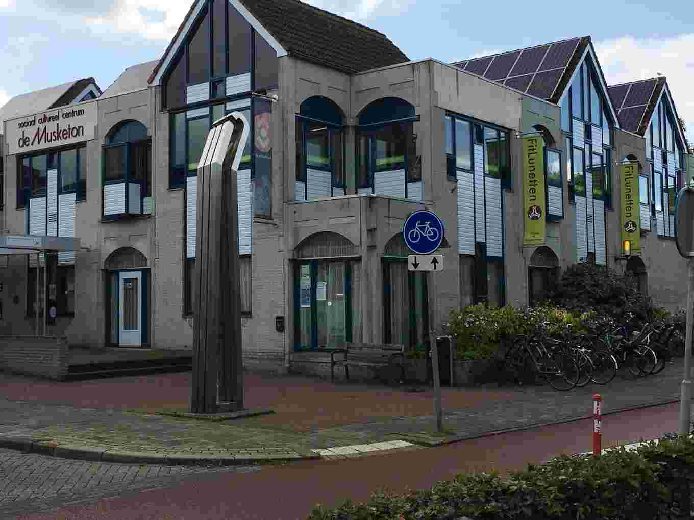 Medewerker Papiercafé Lunetten op donderdagmiddag