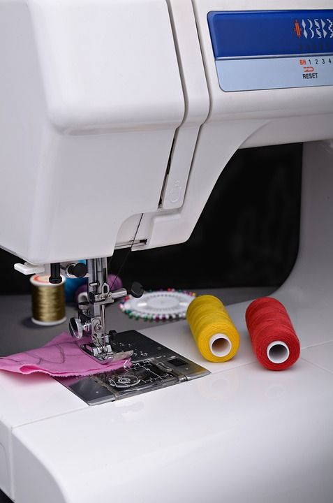 Vrijwilligers voor kledingherstel