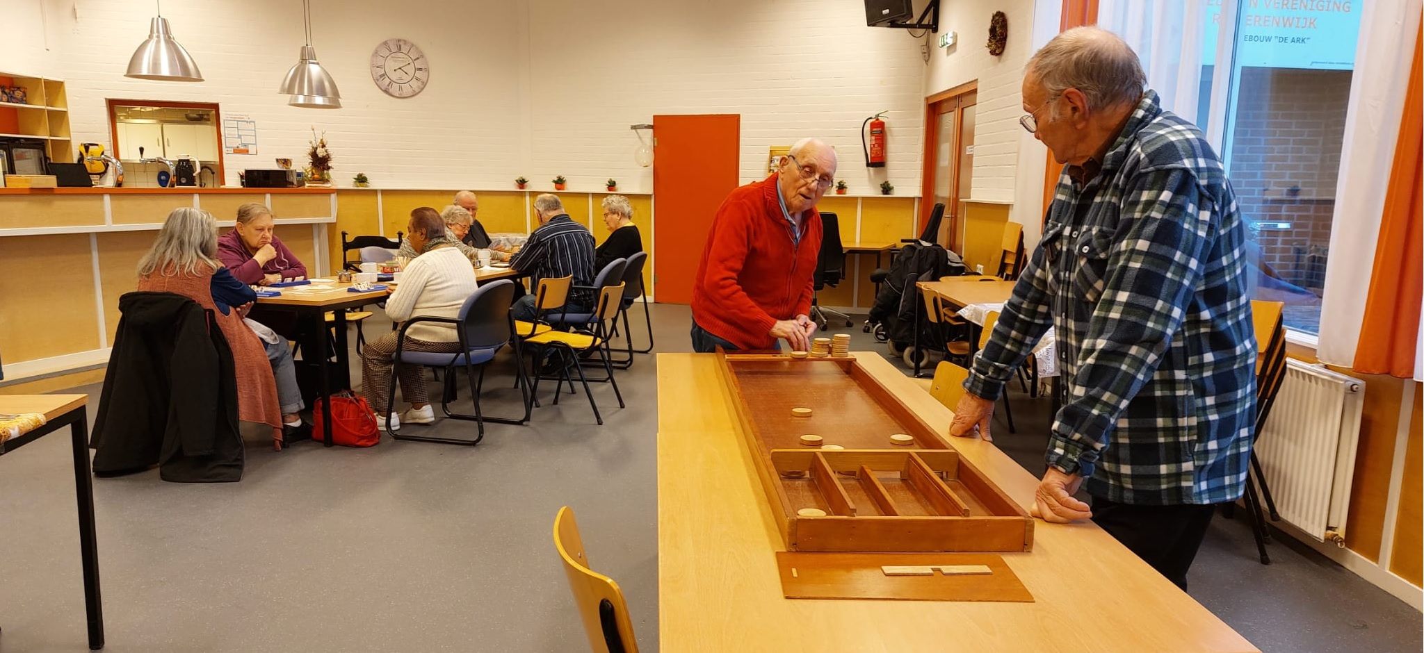 Helpende handen Huiskamer de Ark