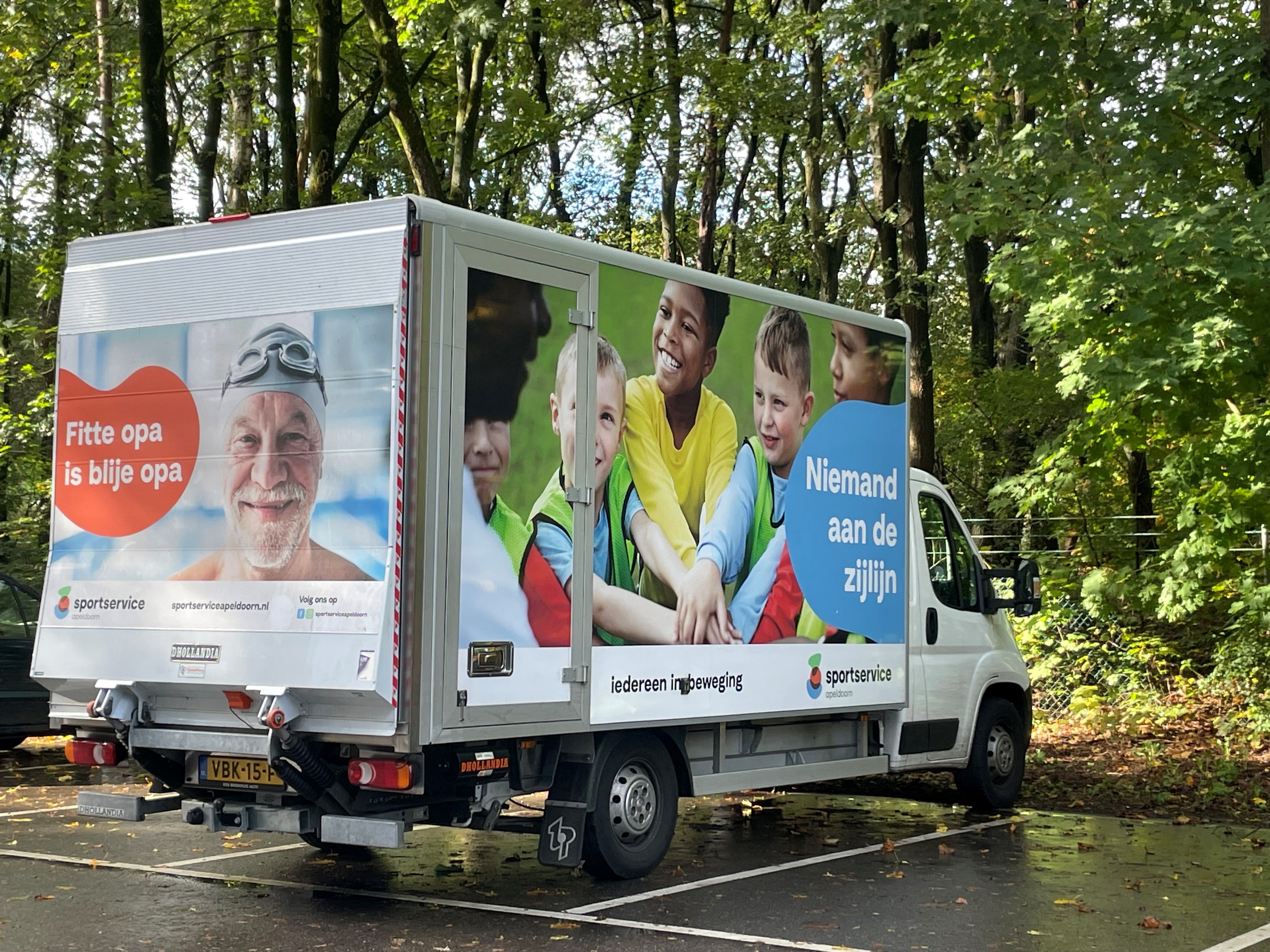 Volunteer for the rotation of the Sportservice boxes