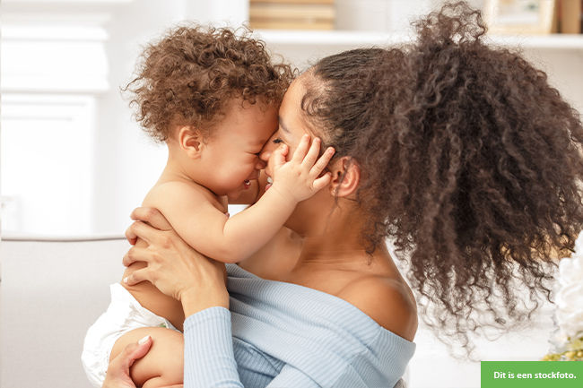 Deze schattige baby komt graag met je knuffelen!