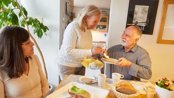 Ontbijthulp voor bewoners met dementie | Carintreggeland (De Stoevelaar)