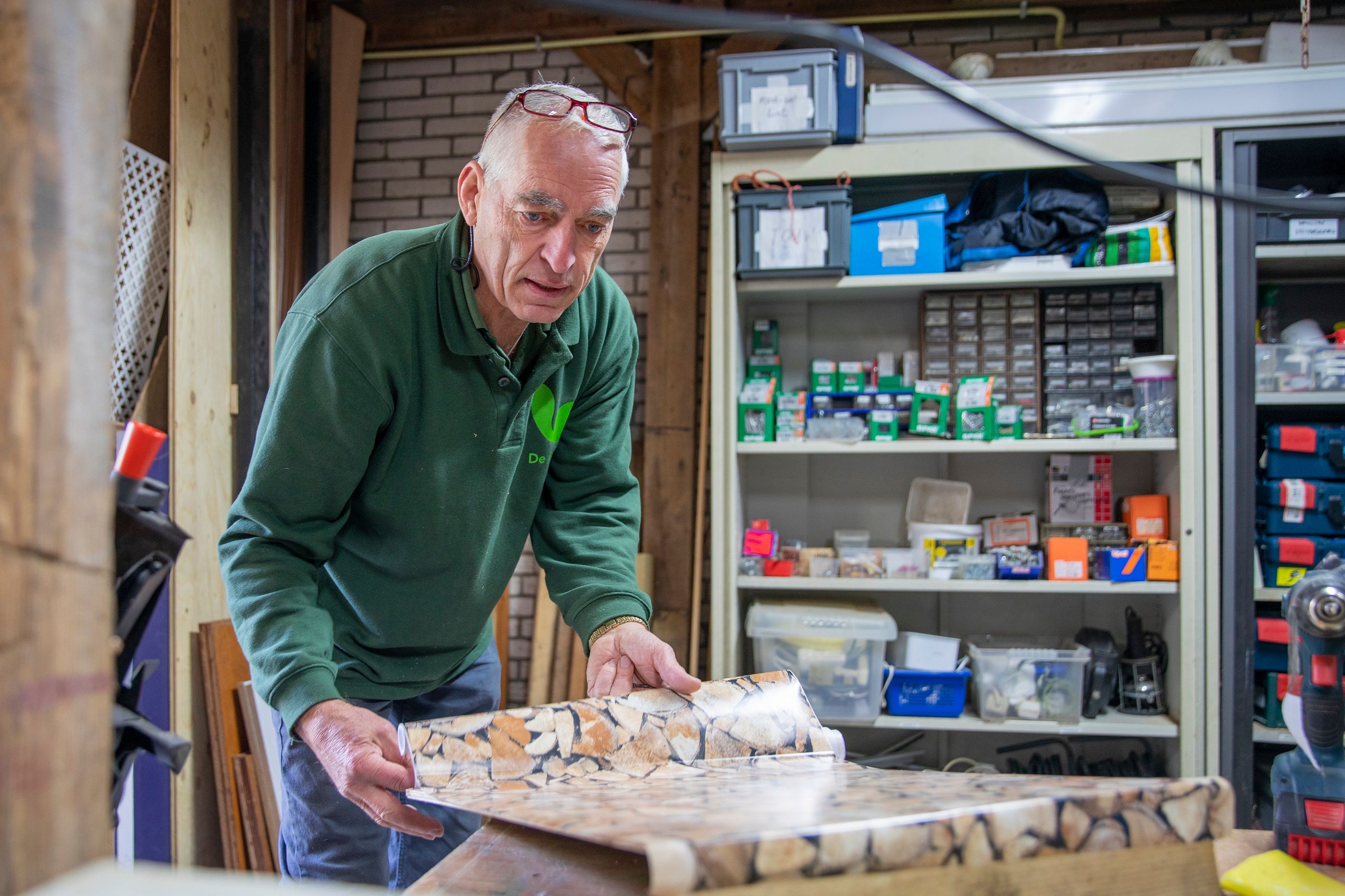 Gezellig klussen op het mooiste terrein van het Zeisterbos