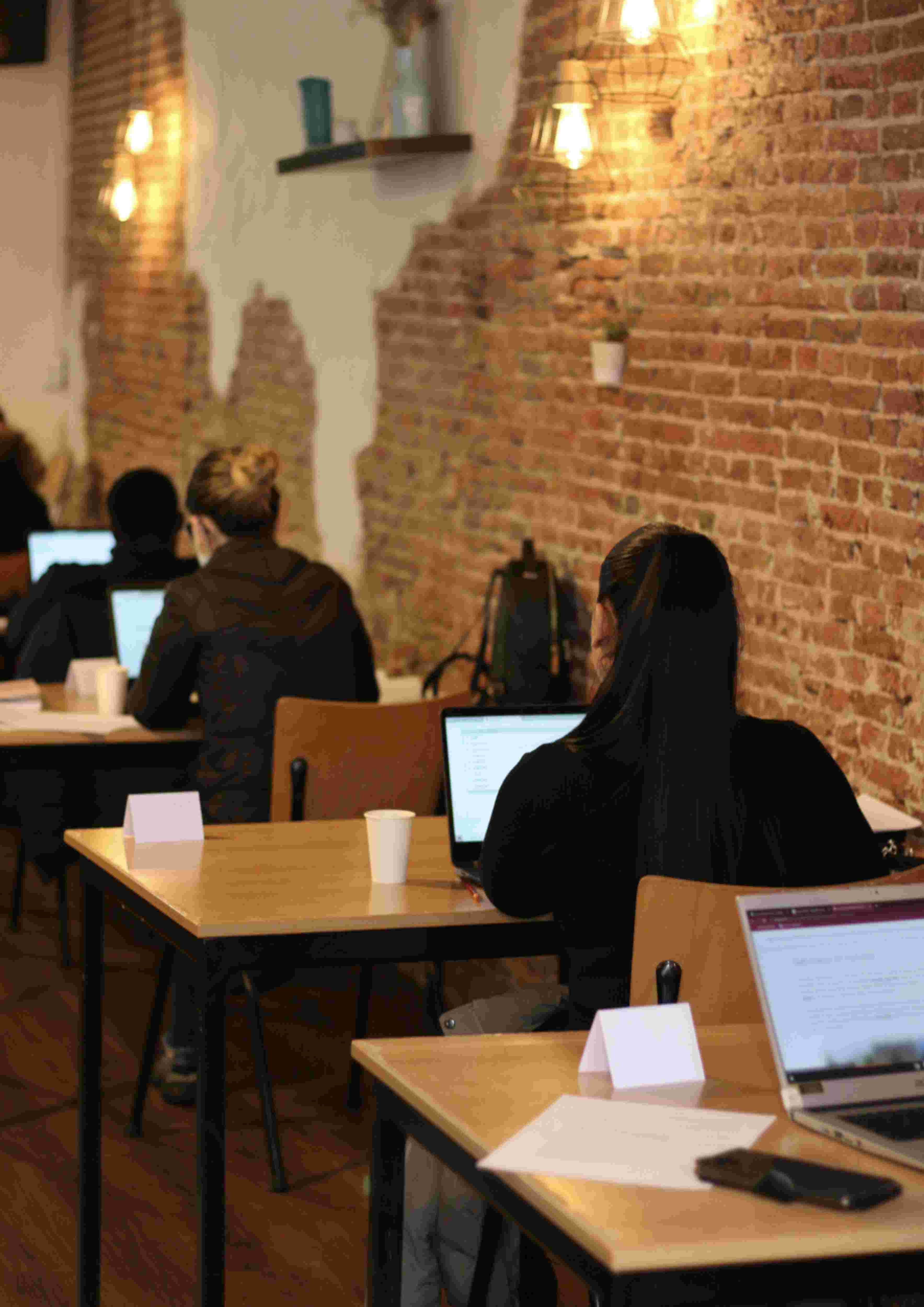 We are looking for a developer for our Excel and Powerpoint training!