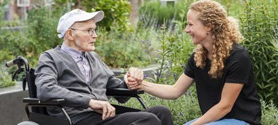 Praktische hulp bieden voor ouderen en kwetsbare mensen