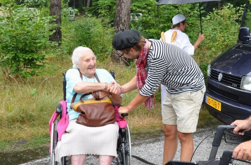 Liefdevolle verpleegkundige of verzorger