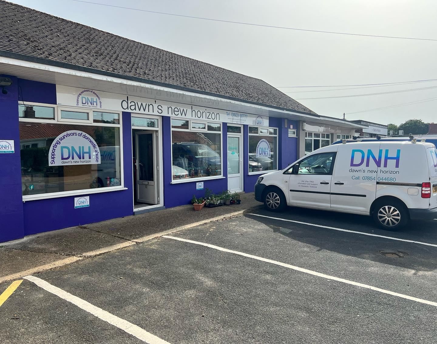 Retail shop assistant 