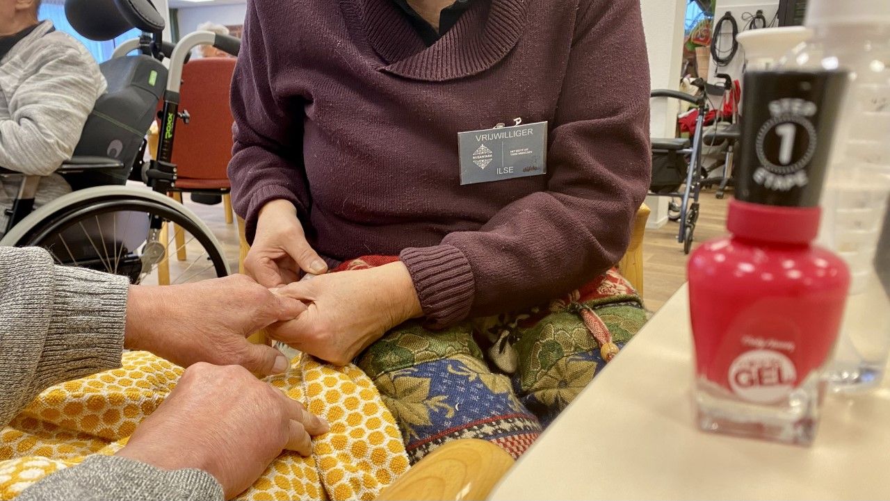 Kom je ons helpen bij de handverzorging? 