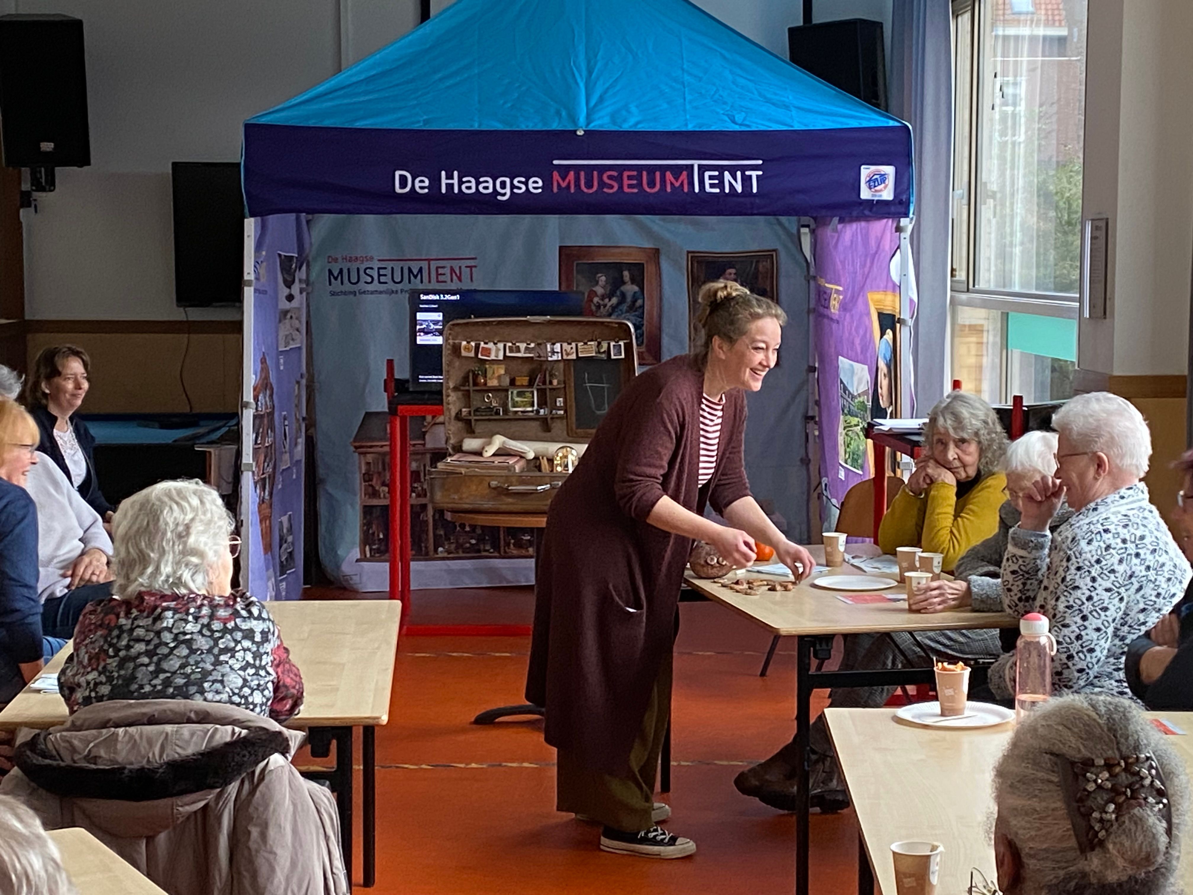 Will you lend a helping hand as a volunteer for transport of the Hague Museum Tent?