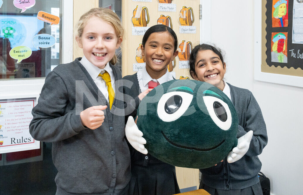 NSPCC Speak out, Stay safe volunteer