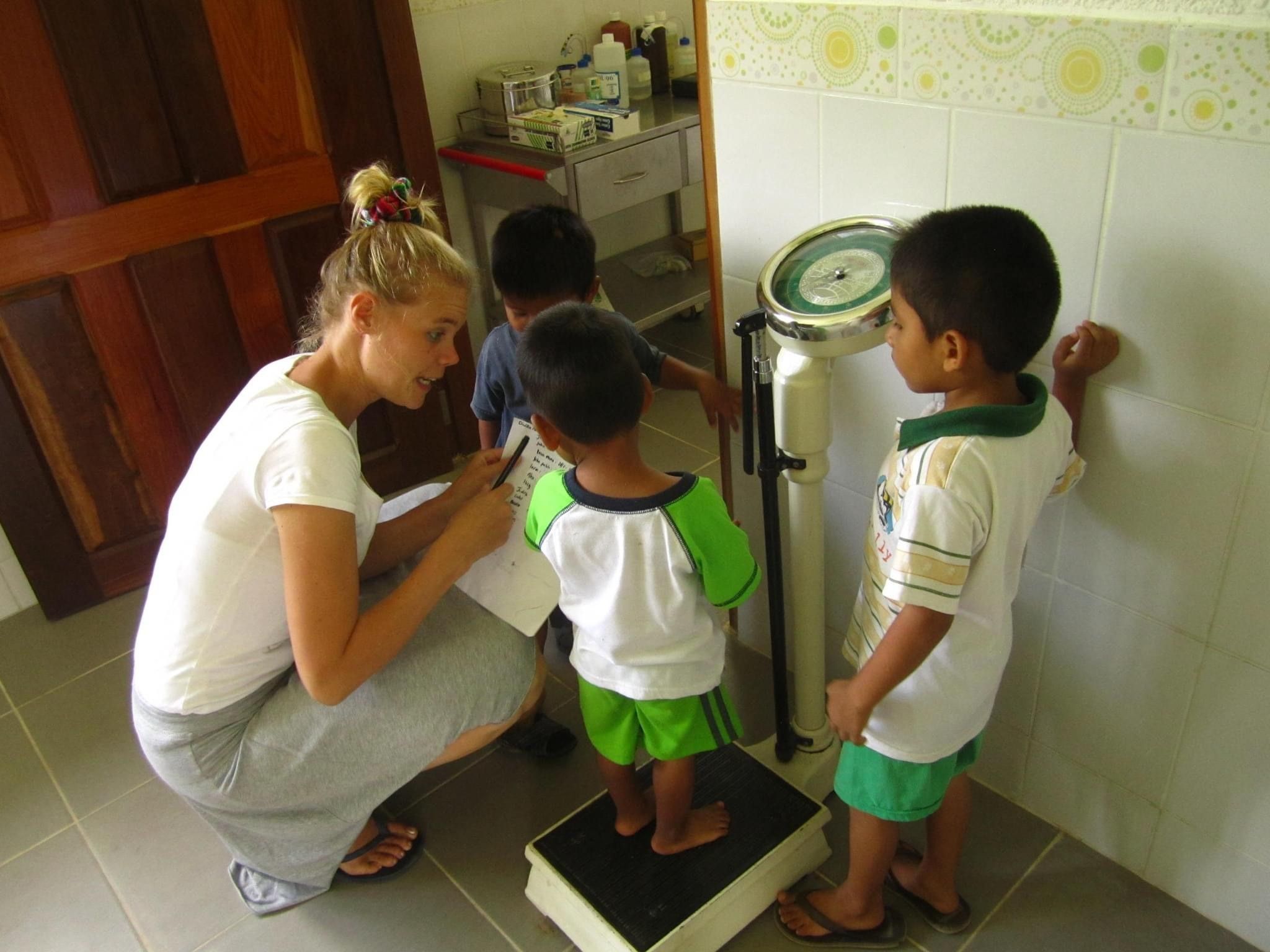 Assistent/verpleegkundige in onze kliniek in Bolivia