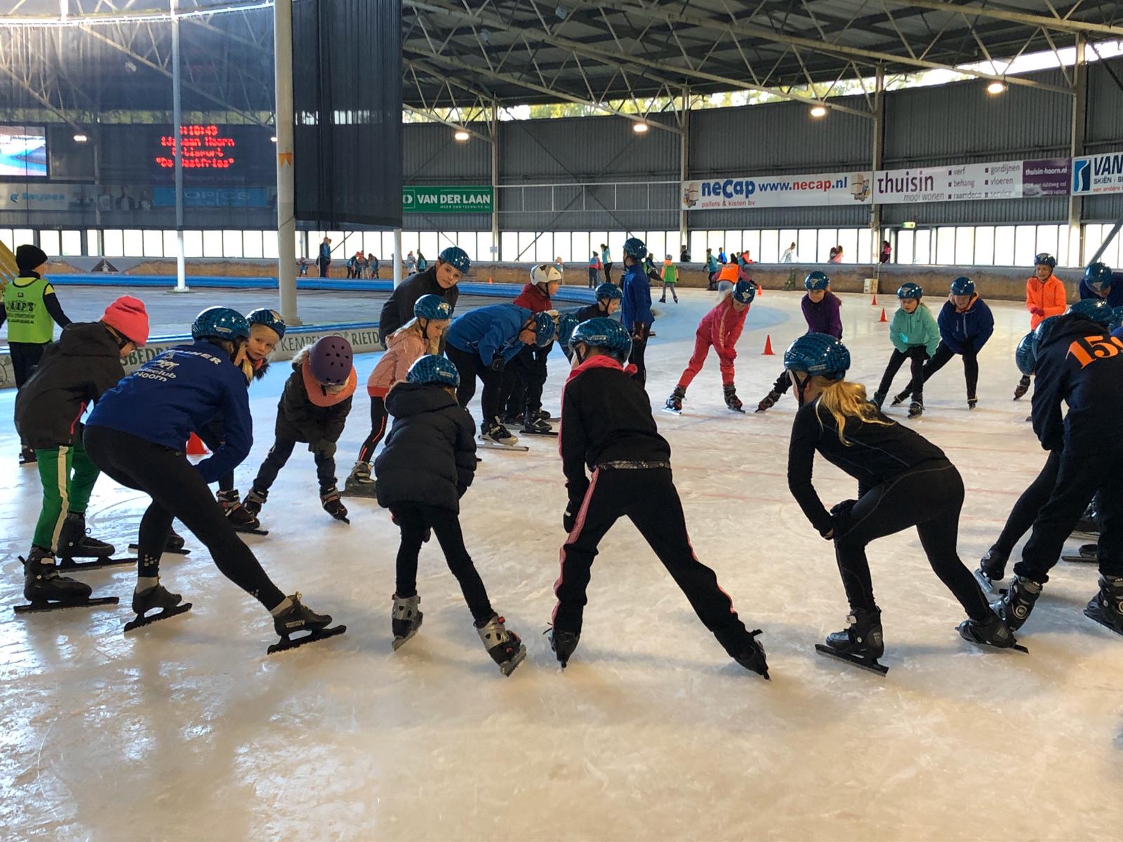 Help kinderen het ijs op en word hun schaatstrainer / begeleider!