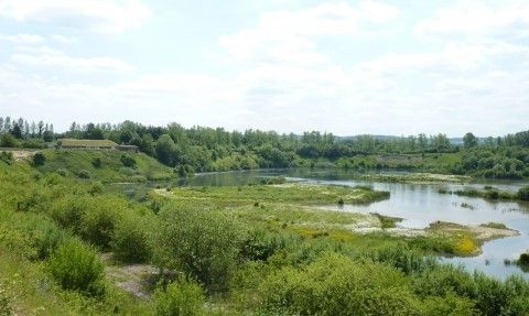 College Lake Visitor Centre Monday Maintenance Volunteer