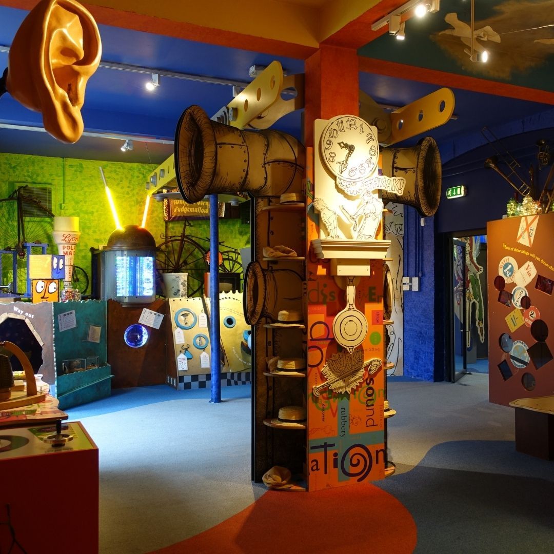 Volunteer Education Assistant