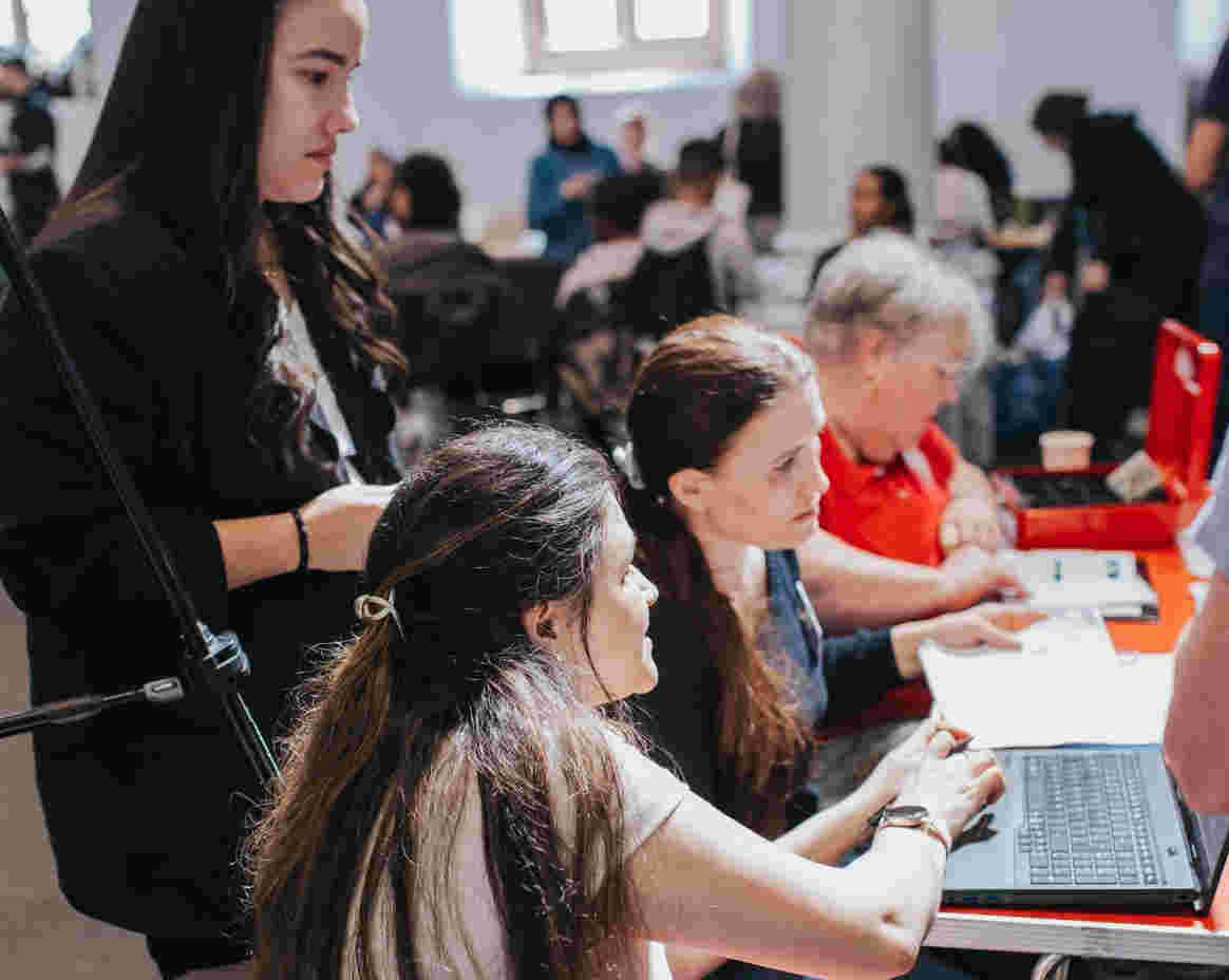 Volunteer Administrative Assistant to Managers