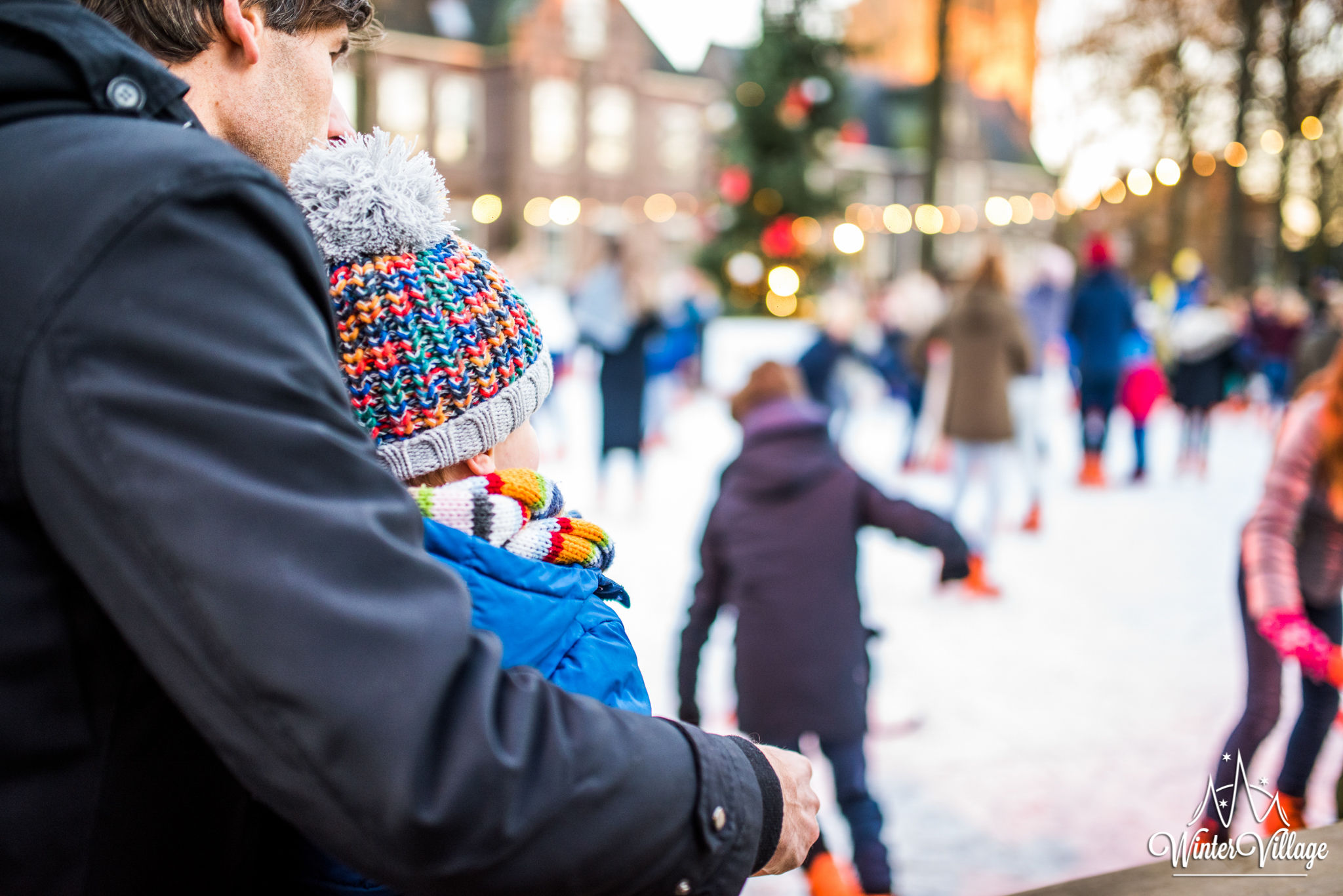 Kom je helpen op en rond de ijsbaan op de Brink?