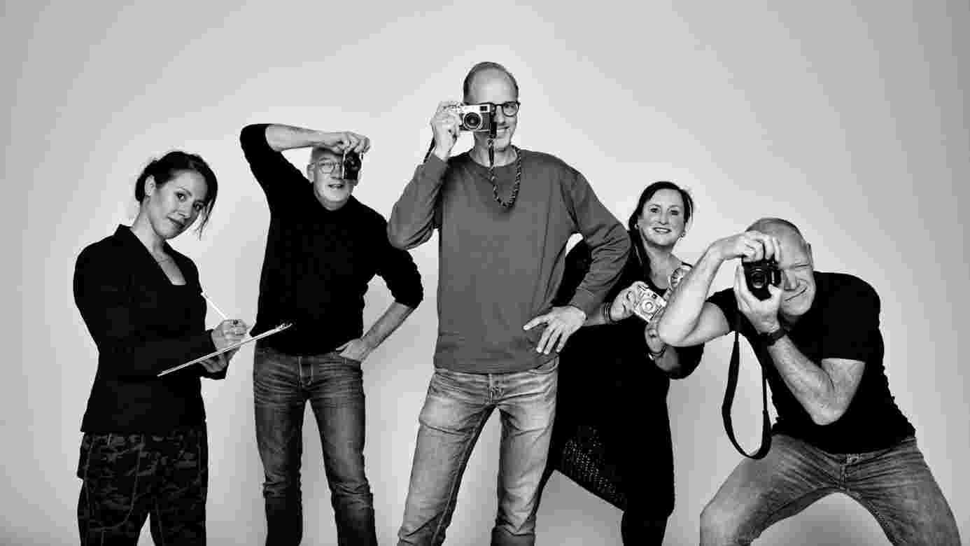 Bestuur Apeldoorn Photo. V.l.n.r Esmeralda Petrus, Bart van Uitert, Jeffrey de Grijs, Inez Pleizier en Jeroen Taalman (Foto Sven Scholten)