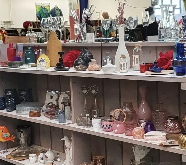 Medewerker huishoud- en accessoiresafdeling