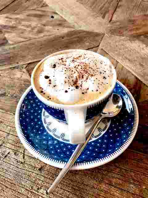 Wie gaat er gezellig op uit met mevrouw?