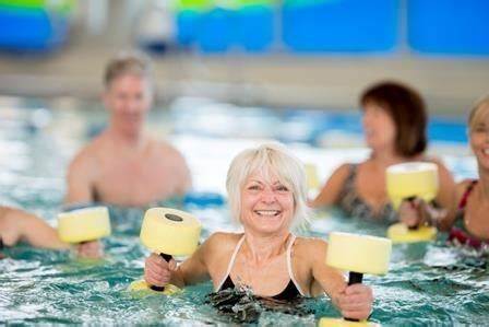 Wie wil er mee naar het zwembad?