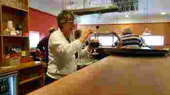 Barmedewerker voor dinsdagavond