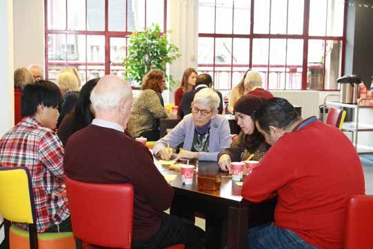 Vrijwilligers (50+) gezocht voor een leesgroep in de bibliotheek Overvecht