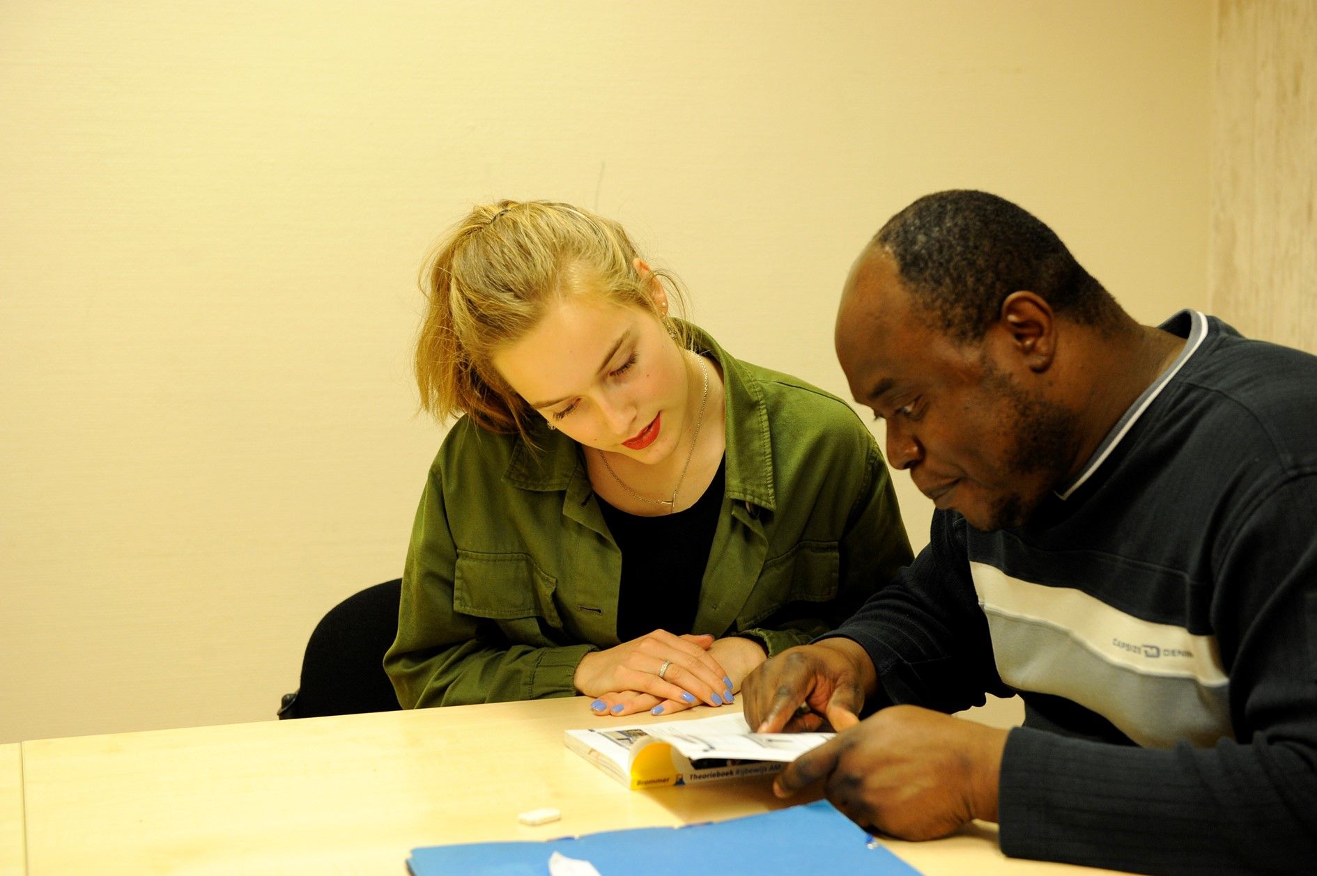 Hulp bij taalonderwijs voor volwassenen