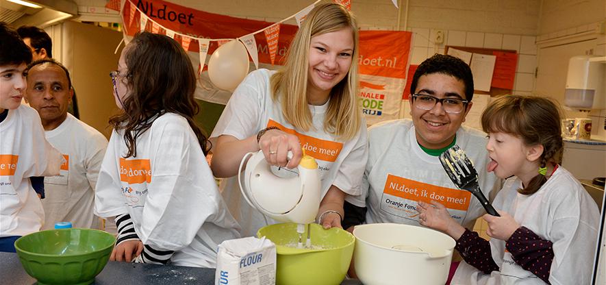 One point of feedback that we at Volunteer The Hague often hear from internationals is that they’re happy that our service exists because it’s often hard to find casual or short-term volunteer opportunities. We also hear that many internationals don’t know which organizations to reach out to, or what volunteer work is like here in The Netherlands. This is why we’re excited to promote NLDoet, the largest volunteer campaign in The Netherlands! Together with hundreds of organizations in the country, NLDoet will be putting on this event for all potential volunteers and organizations in the country, and there will be plenty of opportunities right here in The Hague!    This year, due to the corona situation NLDoet is postponed to Friday 28 and Saturday 29 May (in place of 12 and 13 March). NLDoet is a great opportunity to dip your toe in the water, as it were: Using the NLDoet website, you sign up for small, short-term opportunities that will allow you to get a taste of local volunteer activities without a huge commitment. This is great for those of you who want to volunteer but have limited time, and for those of you who want to have some “trial” opportunities in order to gauge what activities you might be most suited for.    And for organizations, registering with and participating in NLDoet can help you connect with potential volunteers, get a few extra helping hands for a job that needs doing, and increase brand awareness for your organization and its mission. In addition to practical jobs, organizations can also utilize NLDoet in order to organize a festive day for those that you serve – something that is much easier to achieve with the extra hands provided by NLDoet! You can find information about this on NLDoet’s website, and PEP is also available to help advise you about this free of charge.    NLDoet is organized by Oranje Fonds, the largest national social fund in The Netherlands. Unfortunately last year it got canceled due to the corona situation, but during the year before's two-day event, over 9,000 jobs were done during this event by over 350,000 people! Oranje Fonds expects this number to be even higher this year. No matter your age, talent, background, or nationality, everyone can come together to help make a difference in the lives of others and in our communities.    For registration, more information, and the latest news on the event, please visit DenHaagDoet’s website. And if you’re an organization with questions about NLDoet in The Hague, please email Wai-Kin Chung of PEP Den Haag at wk.chung@pepdenhaag.nl.