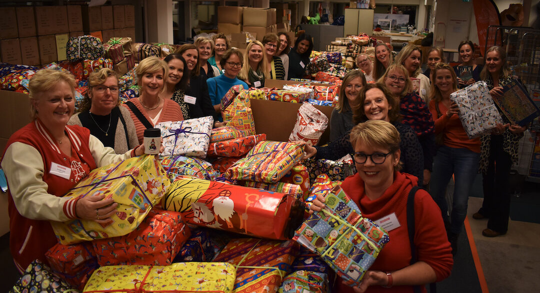 Sintvoorieder1 and Volunteer The Hague to Collect Gifts for Low-Income Families, Refugees and Children in Need   For internationals in the Netherlands, there are no doubt many Dutch holiday traditions that may be new to you, such as chocolate name letters and delicious kruidnoten! But perhaps the most beloved Dutch holiday tradition for adults and kids alike is Sinterklaasavond (Sinterklaas Evening)! This event, which happens every year on December 5, is a day when the hearts of many little children will beat faster while waiting for special holiday gifts. But unfortunately, there are thousands of children from low income families receiving assistance, as well as children who live in shelters, refugee locations, who miss out on gifts during this time of year.     This is why we're so excited to tell you about Sintvoorieder1, an organization committed to bringing joy to the hearts of these children during this festive time of year. Each December, Sintvoorieder1 strives to give children growing up in visible and invisible poverty a Sinterklaas gift. Their yearly goal is to provide as many children as possible between the ages of 0 and 18 with a new or near-new Sinterklaas gift worth around 10€. But this is a mission they can't accomplish without help.    So for this, Sintvoorieder1's 11th year, we at Volunteer The Hague, along with PEP Den Haag, are also helping to collect gifts for these wonderful children by serving as a drop off point for donations! If you're interested in answering this call for gift donations, we are available to receive gifts every Monday, Tuesday, Wednesday and Thursday between 8:30 and 16:30 before 1 December 2022. Please consider contributing to this fantastic cause! It will not only bring light to the life of these children, we're confident it'll also bring some light to your holiday season as well! Prettige Kerstdagen!    Mailing / Drop off location: Volunteer The Hague office at PEP Den Haag, Riviervismarkt 2, 2513 AM Den Haag    The last drop off day is Thursday Dec 1 between 8:30 - 16:30.    Tip from Sintvoorieder1: It's best if gifts are new or as good as new and have a value of approximately 10€.     ﻿