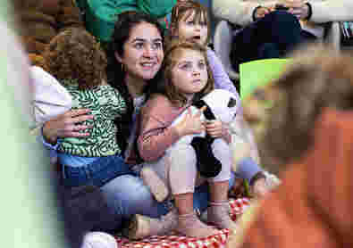 Reading out to kids in Leidsche Rijn (English and Arabic)